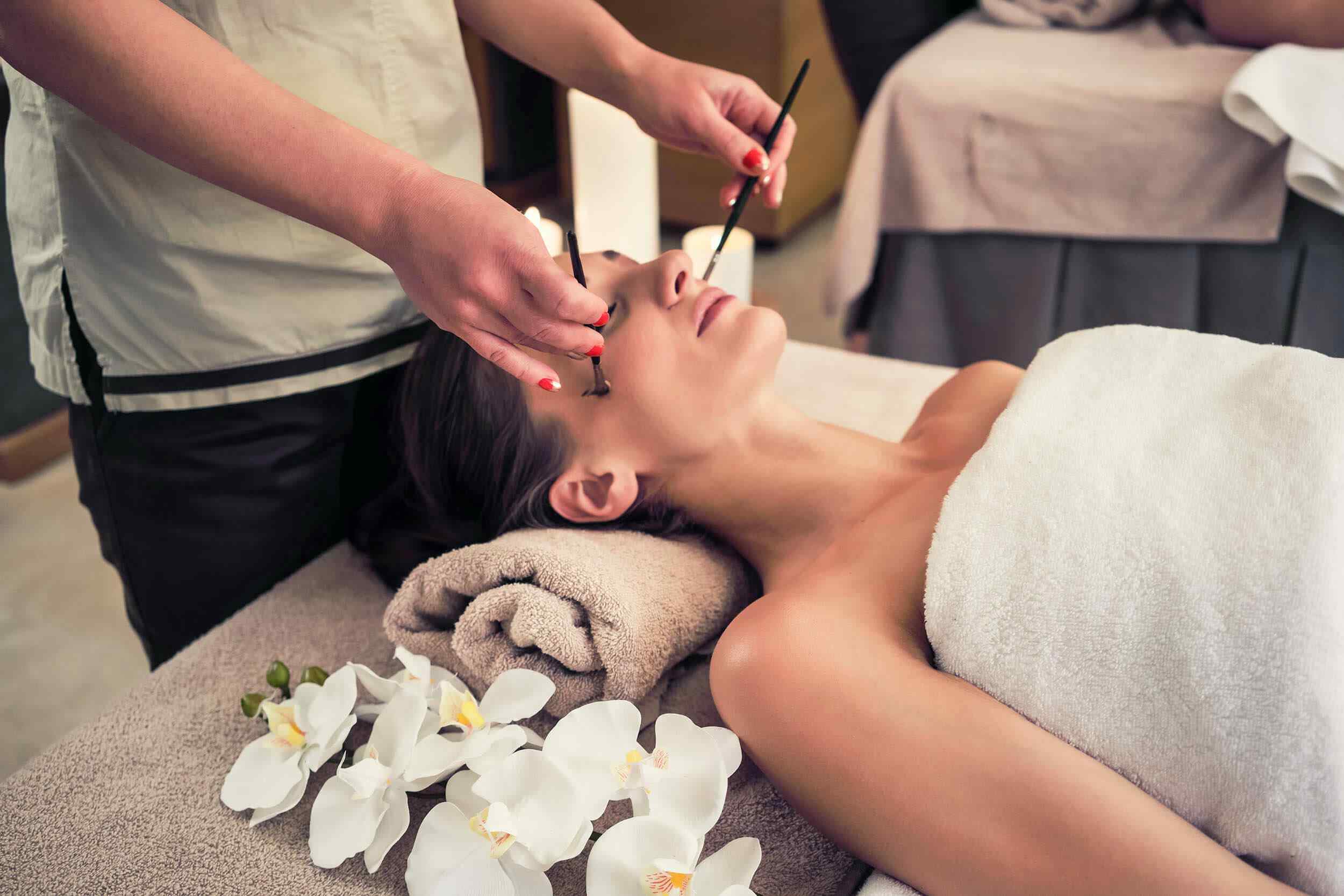 https://hautelasalon.com/wp-content/uploads/2018/10/spa-treatment-11.jpg